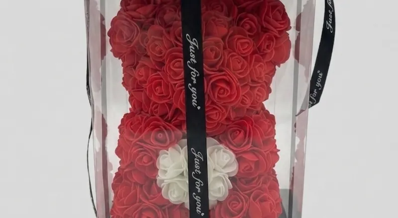 Adorable teddy bears made of artificial roses