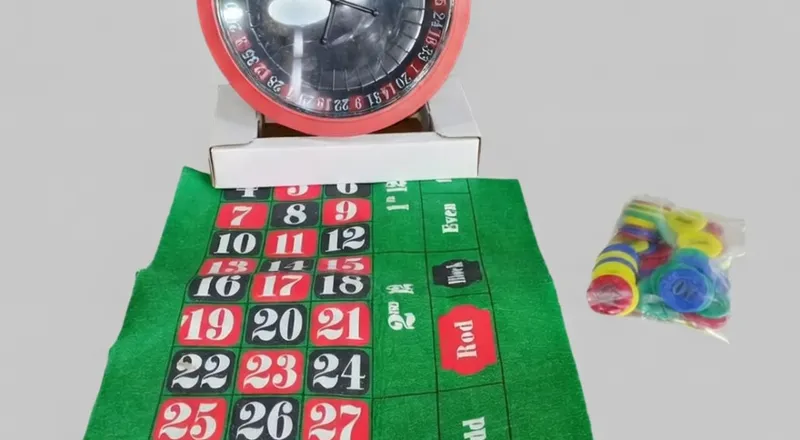 Portable mini roulette set for fun entertainment anywhere